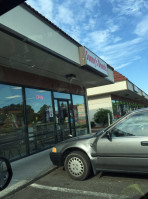 Sunny's Donuts outside