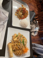 Cashew Thai Cuisine food