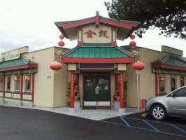 The Golden Dragon outside