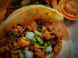 Huicho's Tacos food