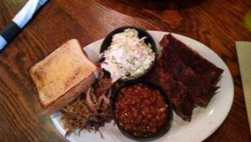 Rick's Smokehouse Grill food