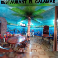 Pescados Y Mariscos El Calamar inside