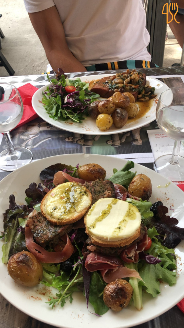 restaurant image