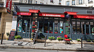 La Gourmandise outside