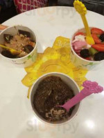 Yogurtland food