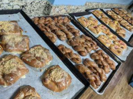 Carstens' Bakery food