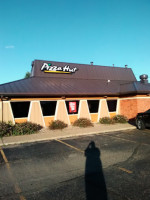 Pizza Hut outside