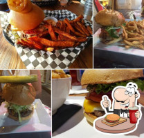 Burger Town Dorval food