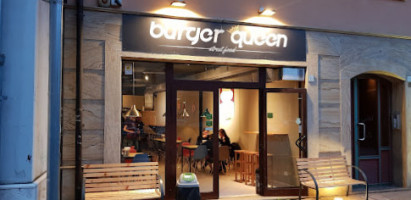 Burger Queen Avellino outside