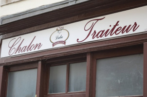 Chalon Traiteur outside