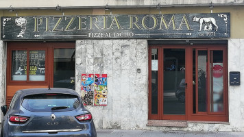 Pizzeria Roma outside