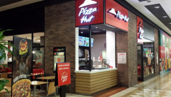 Pizza Hut Parque Nascente inside