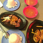 Sizzling Seafoods food