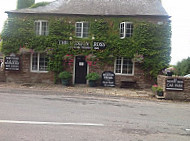 Weston Cross Inn outside