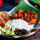 Nasi Mek Wok (jungle Foodcourt) food