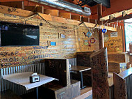 Tom's Crab Shack inside