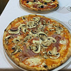 Pizzeria Due Torri food