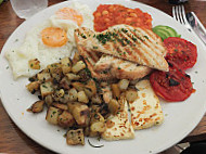 Hugo's Cafe food