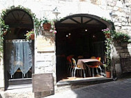 Pizzosteria I Tre Archi inside