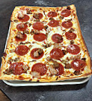 Ledo Pizza food