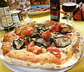 Pizzeria Milana food