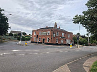 The King's Head outside