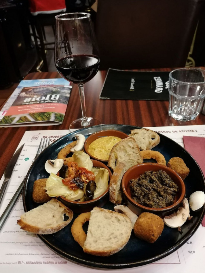 restaurant image
