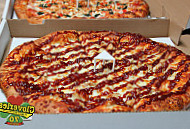 Cloverleaf Pizza food