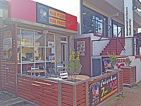 Australia's Pizza House outside