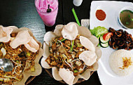 Pondok Daun food