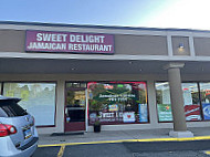 Sweet Delight outside