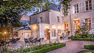 Le Clos D'Amboise outside