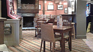 Harvester Yeoman Woking Road inside