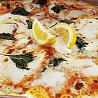 Famoso Neapolitan Pizzeria food