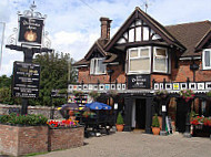 The Dunstable Arms outside