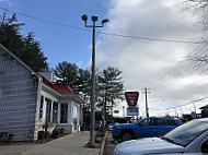 Barnside Diner outside