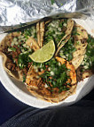 Tacos El Pariente Y Mariscos food