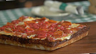 Cloverleaf Pizza food