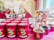 Menchie's Frozen Yogurt food