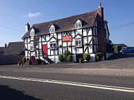 The Drum And Monkey At Upton Upon Severn outside