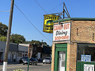 Scotty Simpson's Fish Chips outside