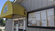 Dac's Drive Inn inside