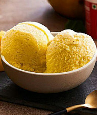 Dakshamuthan Icecream Parlour