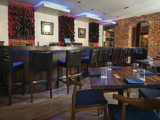 restaurant image