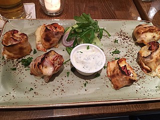 restaurant image