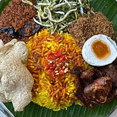 Nasi Kerabu Kambing Bakar