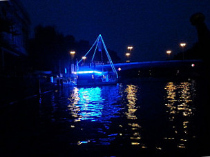 CafÉ Und Restaurantschiff “spree Blick”