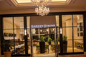 Garden Dining