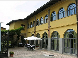 Il Glicine In Franciacorta