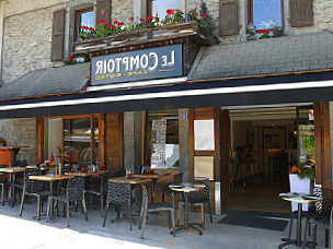 Le Comptoir Café Bistro